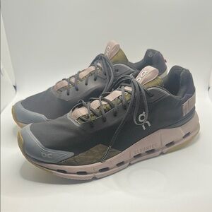 On Running Black and Green Athletic Shoes Streamlined Design